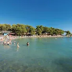 Pet Friendly In * Polača